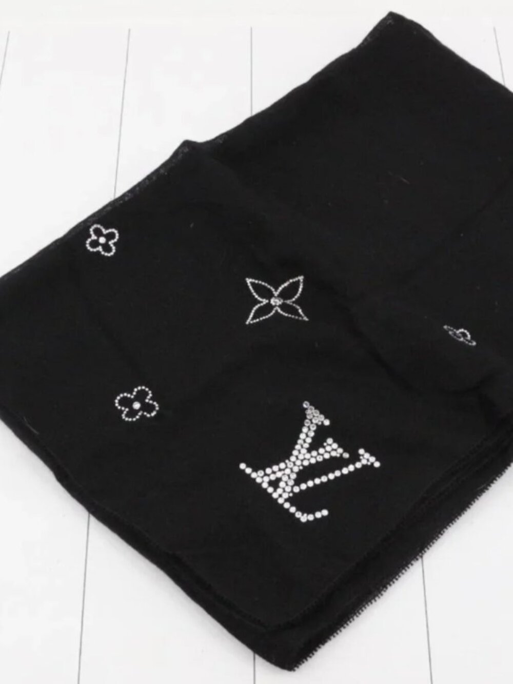 Louis Vuitton Etol Monte Carlo Cashmere Embellished Stole Noir Archive